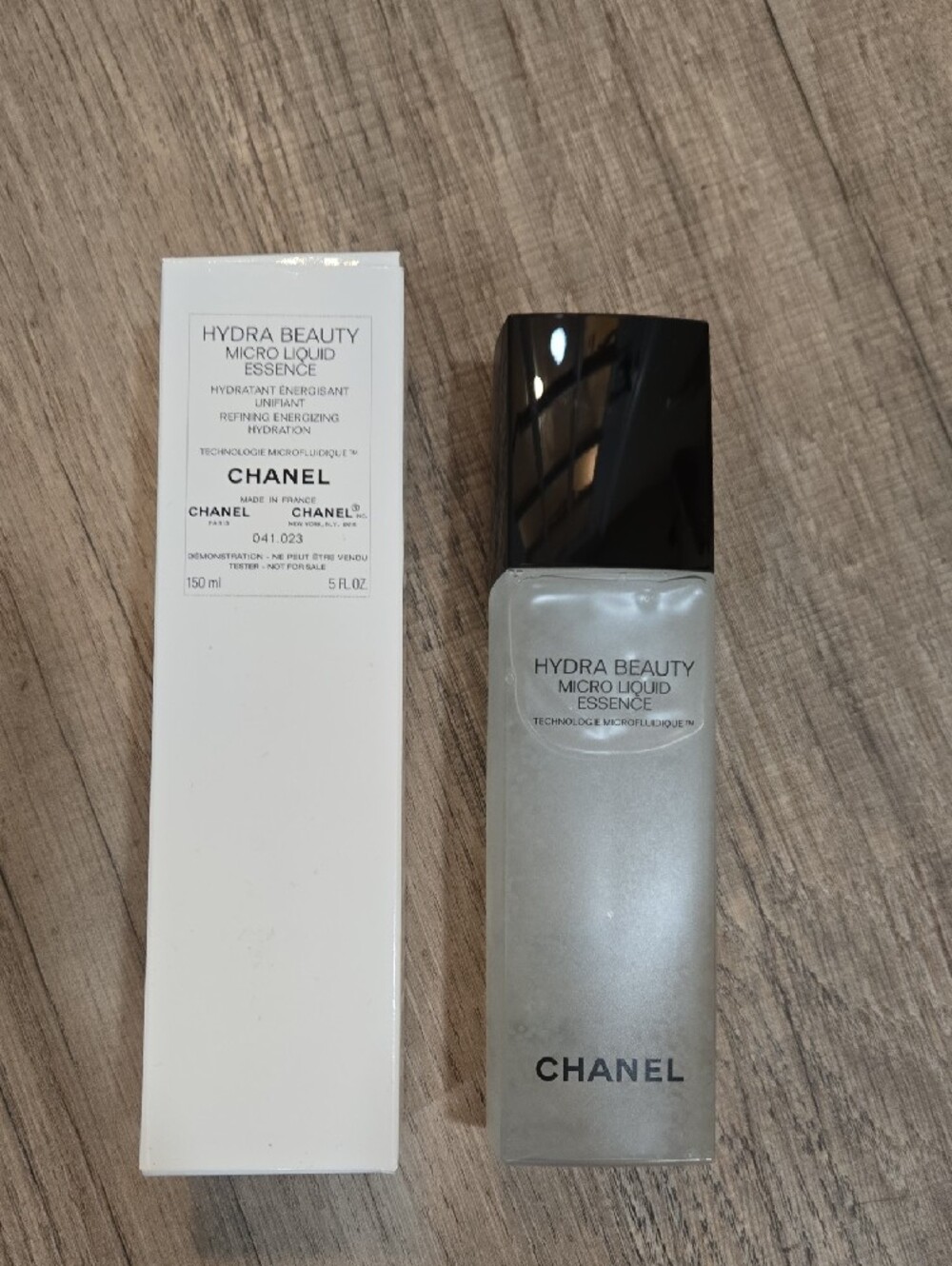 CHANEL Hydra Beauty Micro Liquid Essence — NEW!!! - Picture 2 of 5